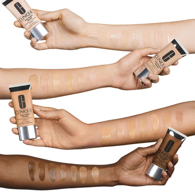 EVER BETTER BRIGHTENING MOISTURIZER SPF20
