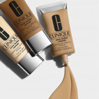EVER BETTER BRIGHTENING MOISTURIZER SPF20