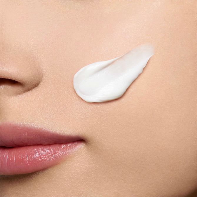 HYDRA ESSENTIEL CREME RICHE DESALTERANTE PEAUX TRES SECHES
