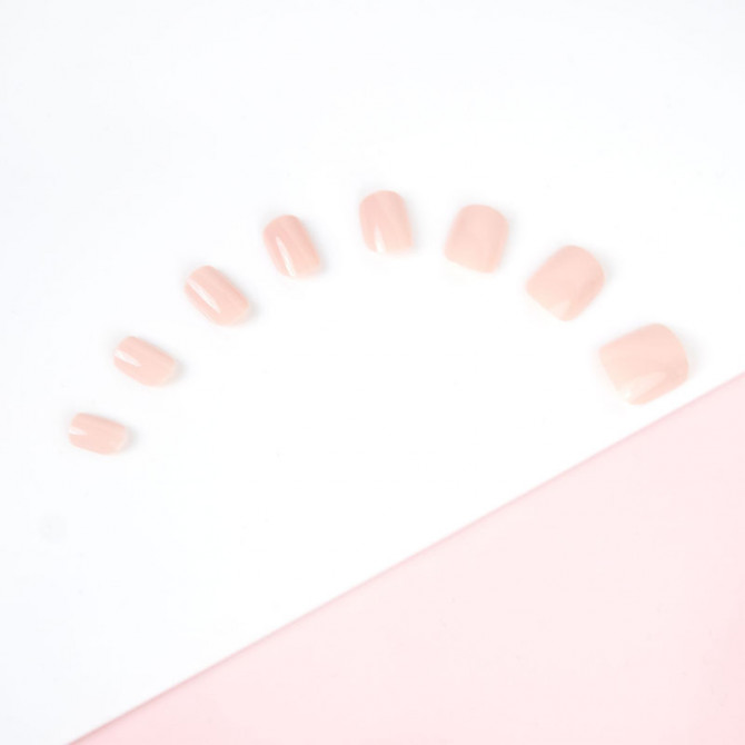 Gekleurde vierkante kunstnagels