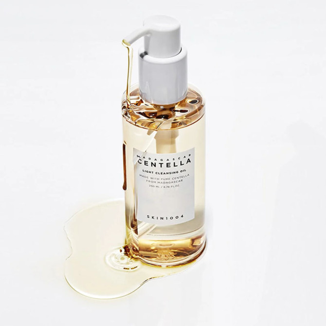 Madagascar Centella Light Cleansing Oil