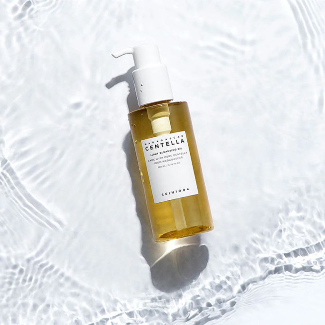 Madagascar Centella Light Cleansing Oil