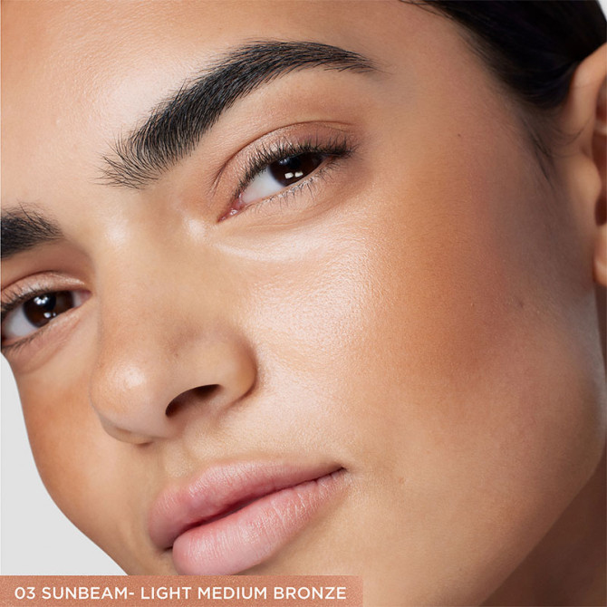 Crema idratante colorata con effetto abbronzante SUNBEAM