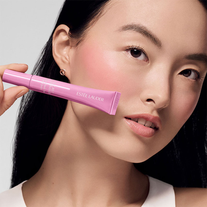 Futurist Blush MEET CUTE