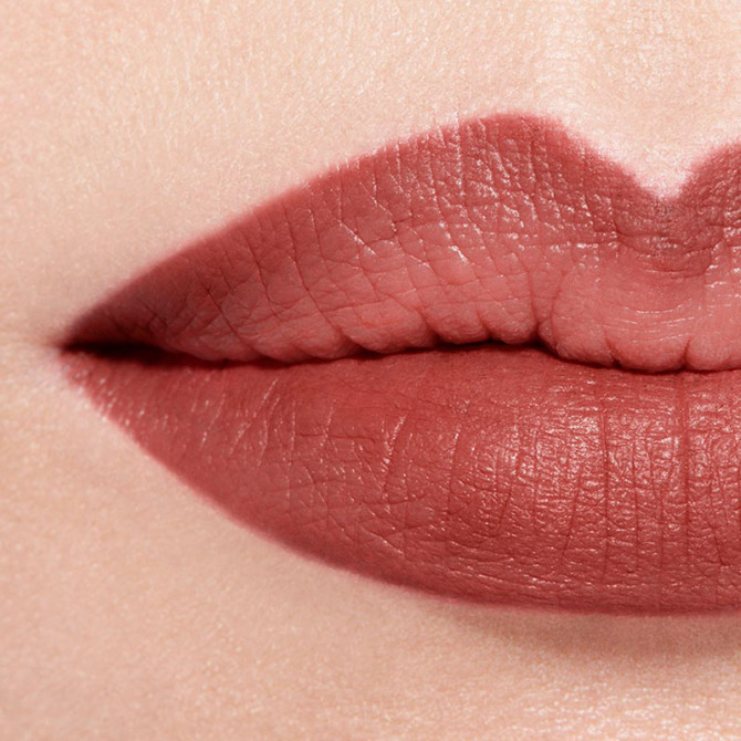 HET LIPPENPOTLOOD 216