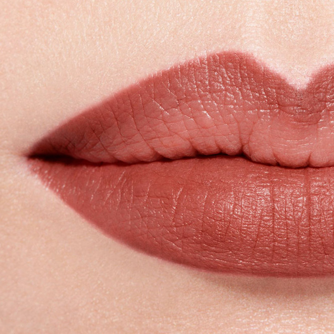 HET LIPPENPOTLOOD 214